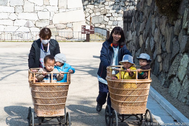 20150312_102758 D4S.jpg - Children at Nagoya Castle
